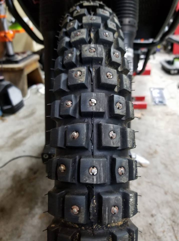 1200 Screw-In Tire Stud